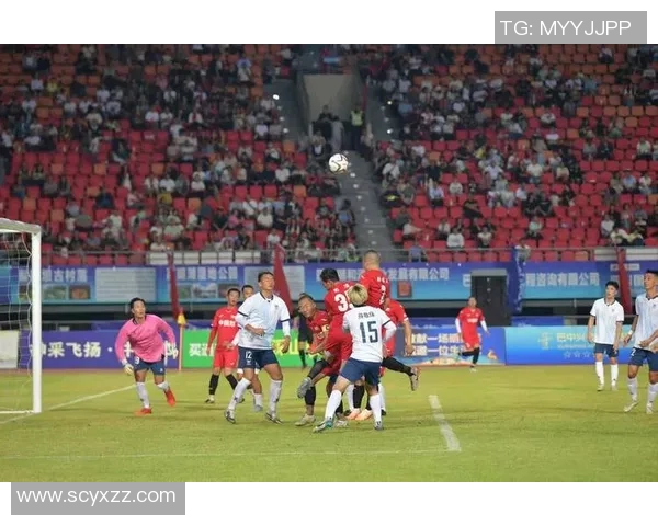 南海足球明星队成员齐聚一堂展现激情与团结的精彩瞬间 南海足球明星队成员齐聚一堂展现激情与团结的精彩瞬间