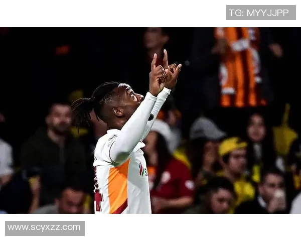 国外足球明星街头挑战真实球技引发热议粉丝反应精彩纷呈 国外足球明星街头挑战真实球技引发热议粉丝反应精彩纷呈