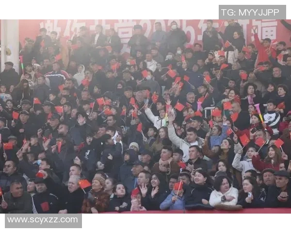 老足球明星重返赛场激情出场秀点燃球迷热情与怀旧情怀 老足球明星重返赛场激情出场秀点燃球迷热情与怀旧情怀