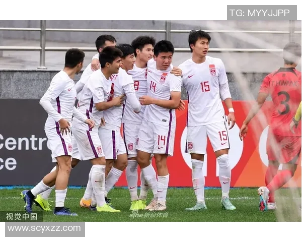 足球明星们的腿如何塑造他们的职业生涯与场上表现的秘密解析 足球明星们的腿如何塑造他们的职业生涯与场上表现的秘密解析