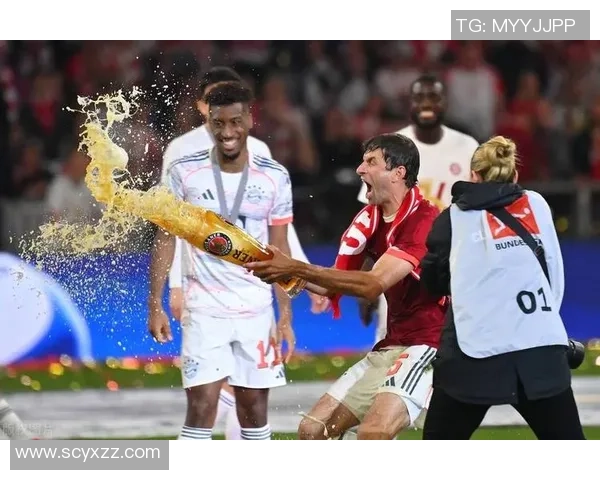 足球明星庆祝胜利泼啤酒视频引发热议网友热情评论不断